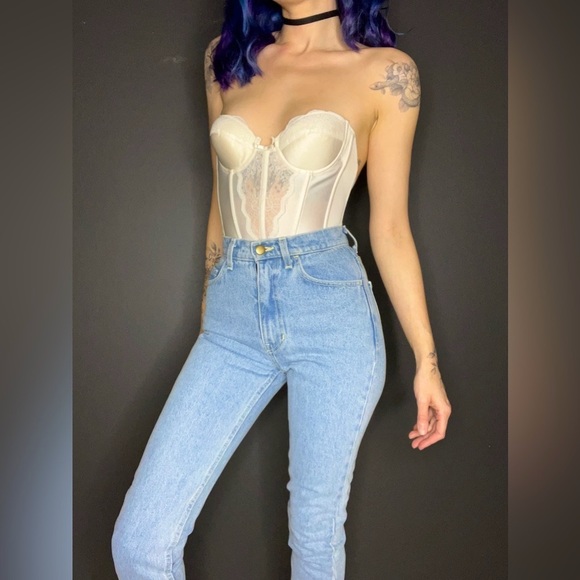 Vintage American Apparel High Waisted Light Wash Denim Mom Jeans - Picture 1 of 8